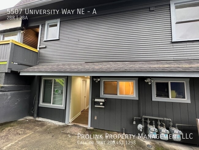 Building Photo - 5507 University Wy NE