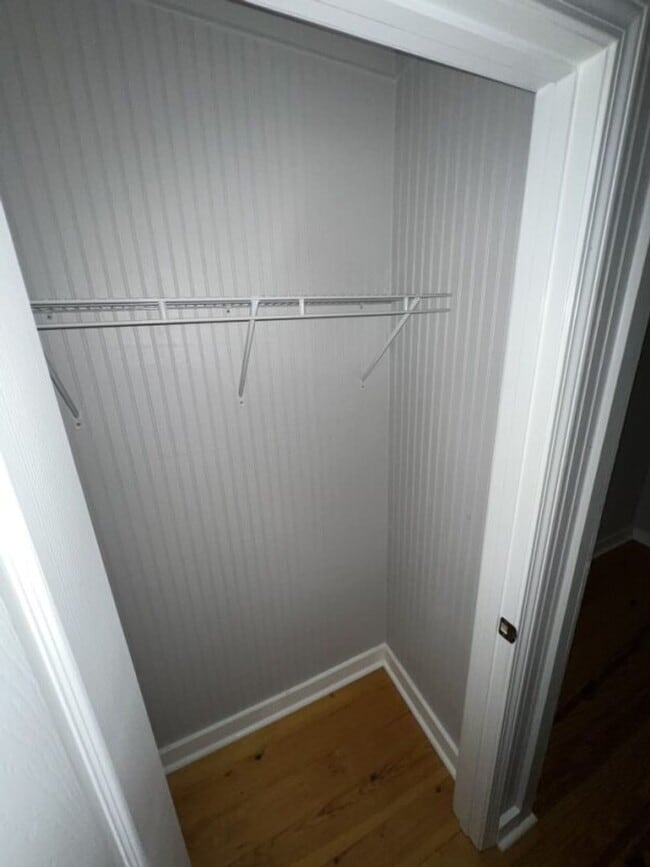 Building Photo - 3-Bedroom Home with Hardwood Floors & Open Living Space – Deposit Alternative Available!