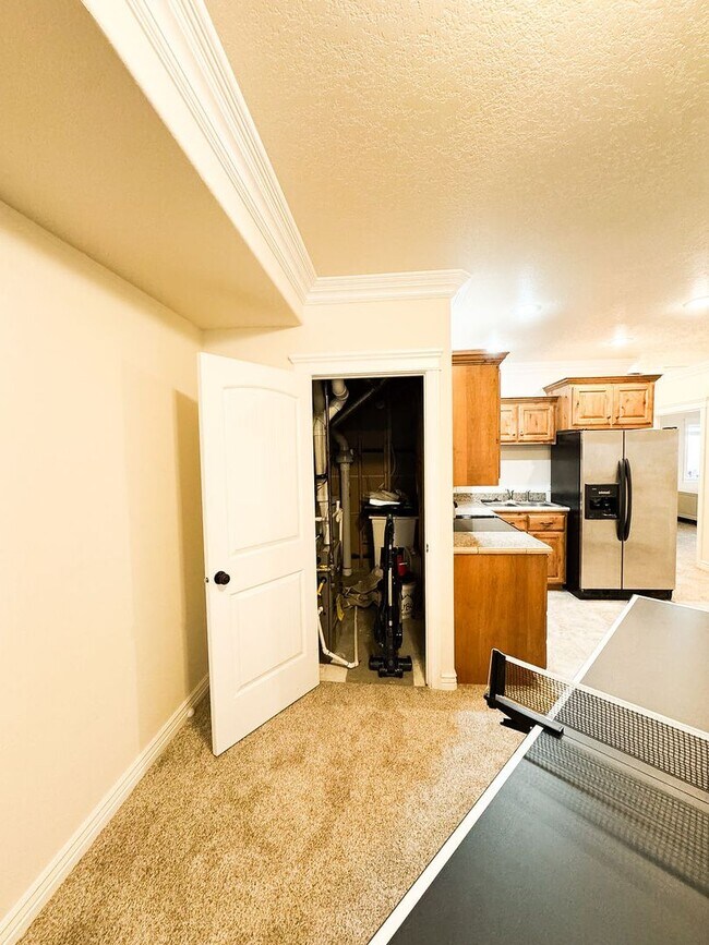 Building Photo - Beautiful Custom Home For Rent In Rexburg!
