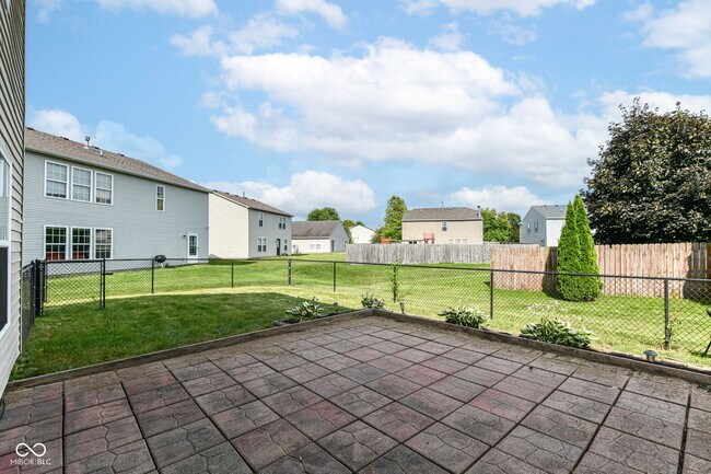 Building Photo - 1155 Redwood Dr