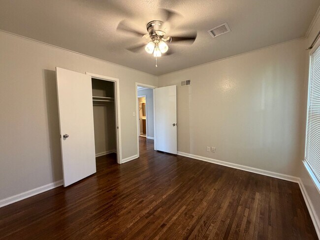 Building Photo - 4819 S Owasso Ave