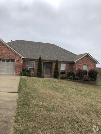 Building Photo - Questions call Peggy Goodman 501 676 1758