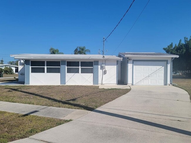 Building Photo - 8385 Aero Ave