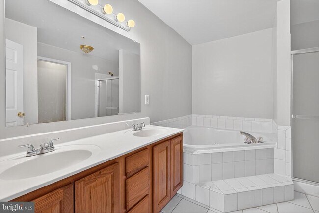 Building Photo - 266 Brock Bridge Rd