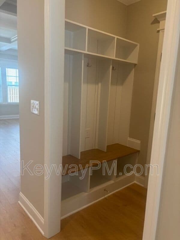 Building Photo - 3048 Venetian Dr
