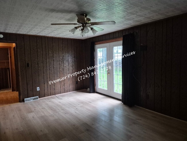 Building Photo - 3811 Sunflower Rd