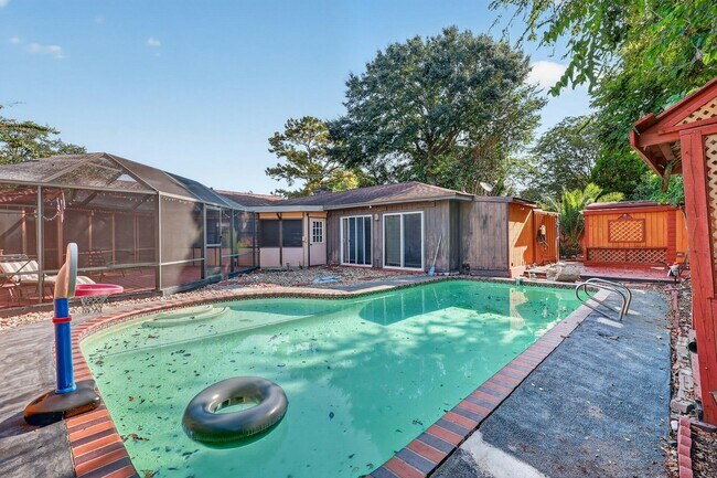 Building Photo - 9223 Tooley Dr