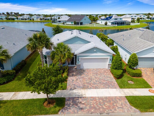 Building Photo - 10454 SW Captiva Dr