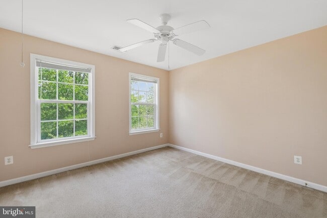 Building Photo - 9036 Woodpecker Ct