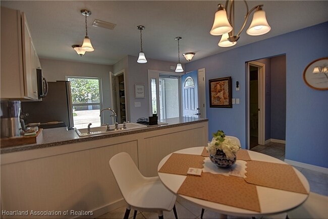 Building Photo - 4702 Mercado Dr