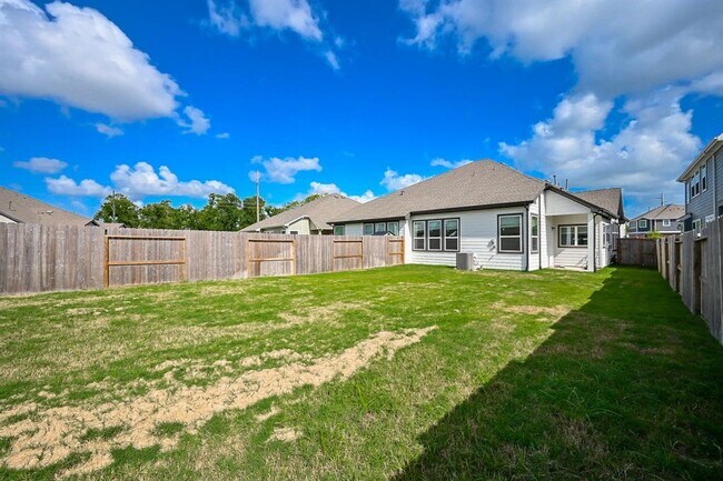 Building Photo - 1535 Cathedral Bend Drive