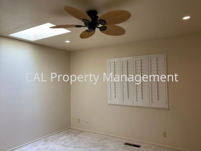 Building Photo - 2 Bed/ 2 Bath Condominium Coming Soon!