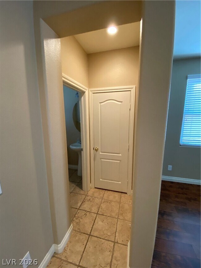 Building Photo - 160 Calm Morning Ave