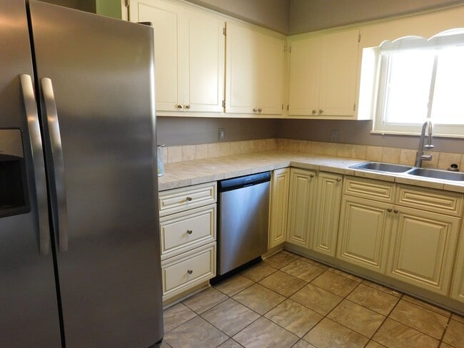 Building Photo - 149 Quarterdeck