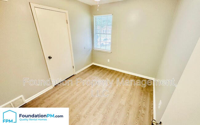 Building Photo - 5099 Blacksmith Dr