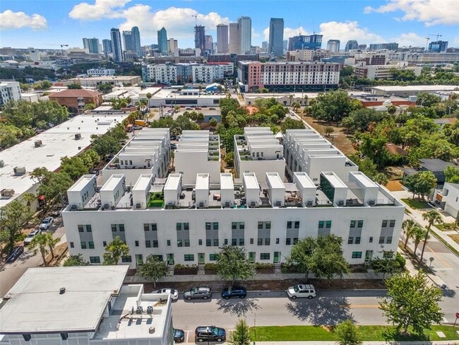 Building Photo - 401 N Oregon Ave