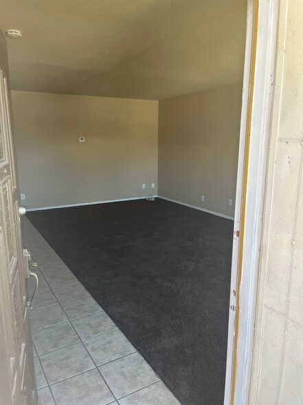 Building Photo - 1341 W Avenue J4