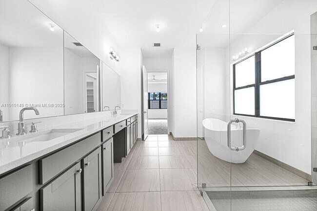 Building Photo - 12413 Solana Bay Cir