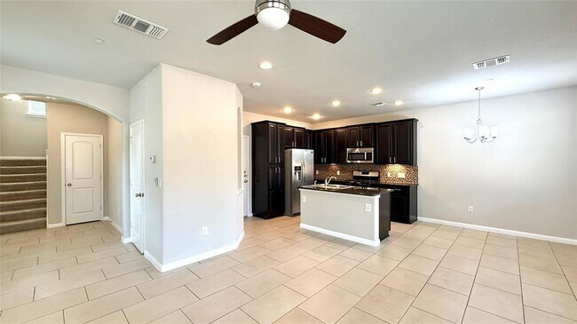 Building Photo - 1001 Zodiac Ln