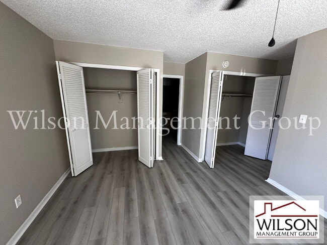 Building Photo - 500 Yellowwood Ct