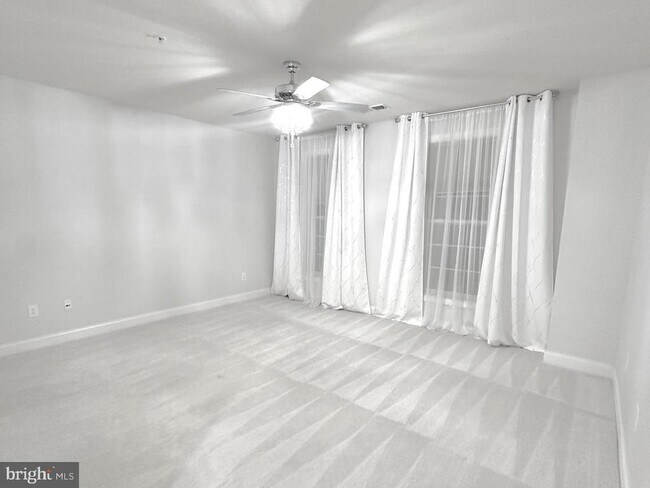 Building Photo - 15158 Kentshire Dr