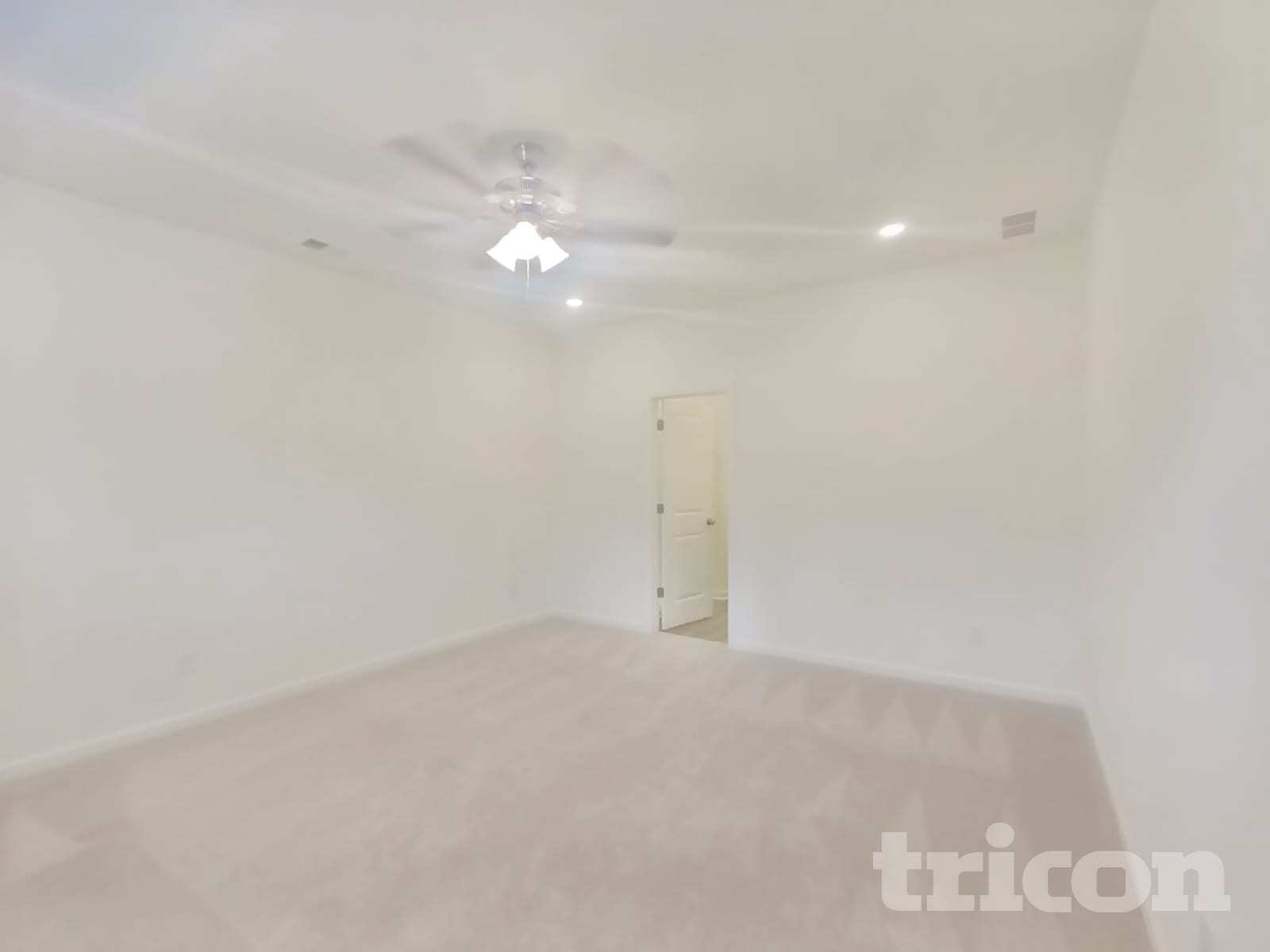 Building Photo - 1940 Logan Ln