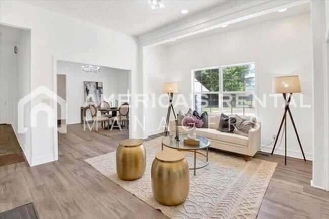 Building Photo - Room to Roam: Expansive Home with Screened Porch - Coming Soon!!