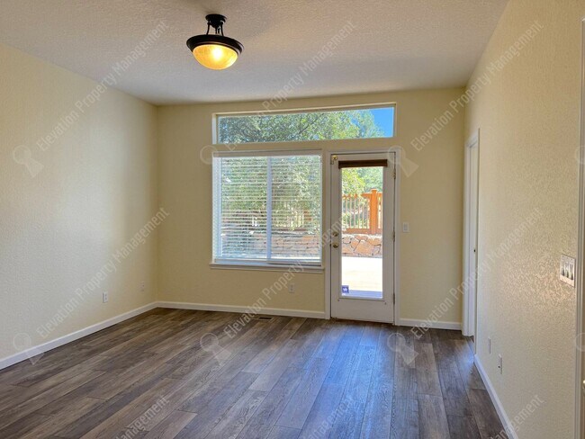 Building Photo - 4 BR Home in SE Bend with Canal Trail Access, Fenced Yard & Greenhouse