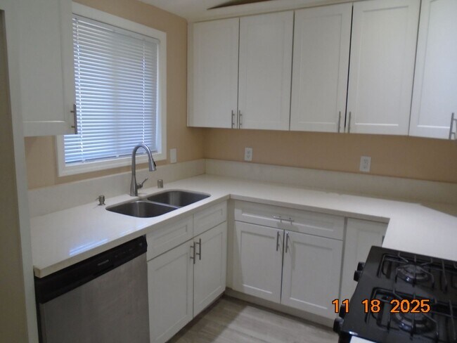 Building Photo - Lovely East Lancaster 3 Bedroom Home