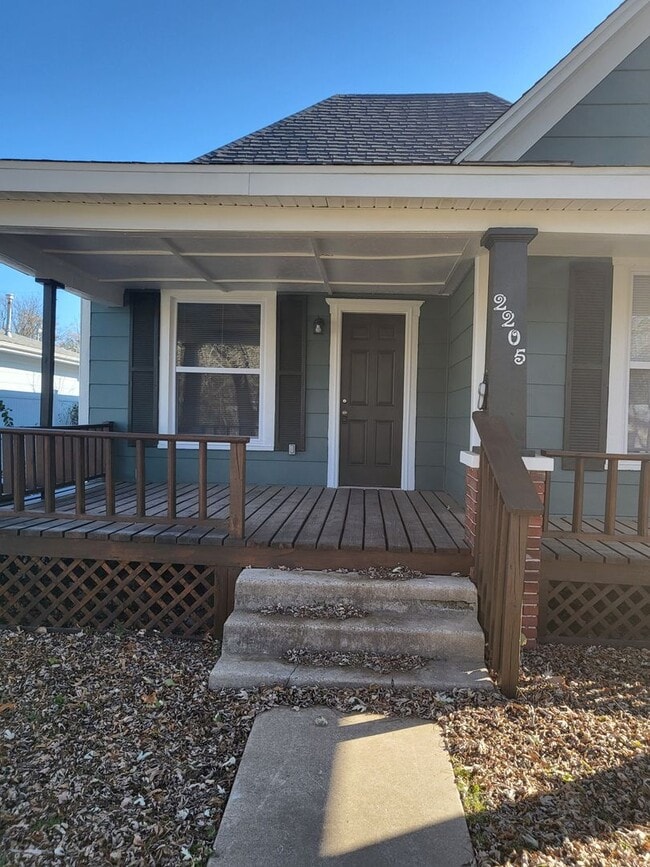 Building Photo - Full remodel on this beauty!
