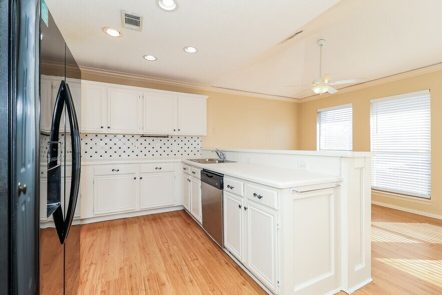 Building Photo - 18930 Ravenglen Ct