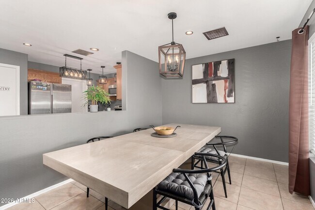 Building Photo - 12106 N 128th Ave