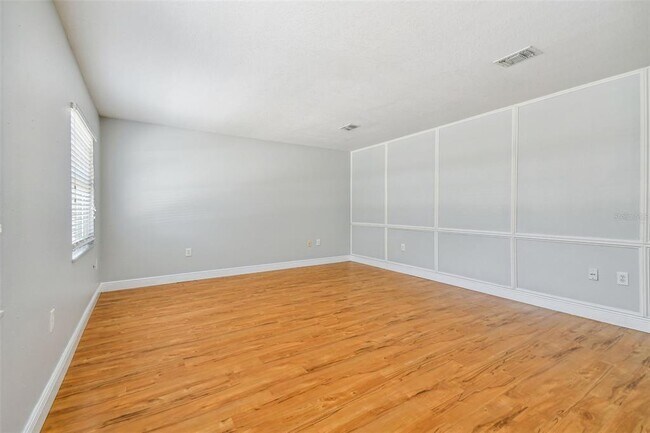 Building Photo - 1302 Brandonwood Dr