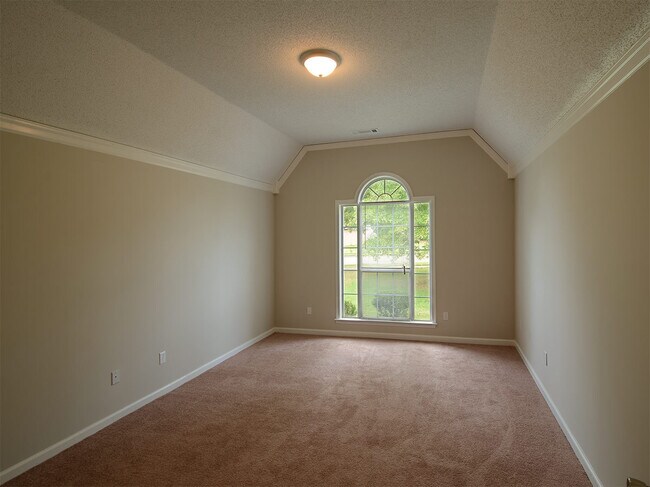 Building Photo - 4 bed, 2 bath near Shelby Dr and Hacks Cross