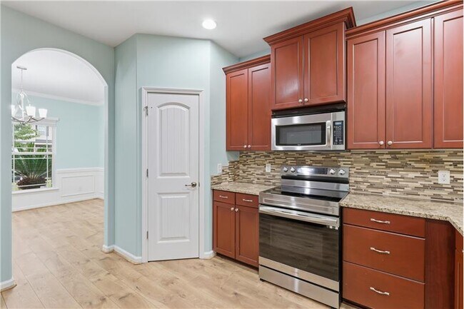 Building Photo - 13 Concordia Dr