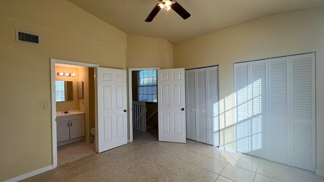 Building Photo - 735 SW 148th Ave