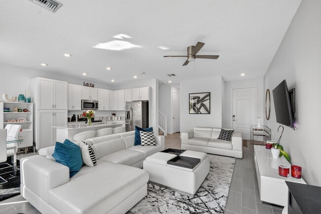 Building Photo - 4790 Navali Dr