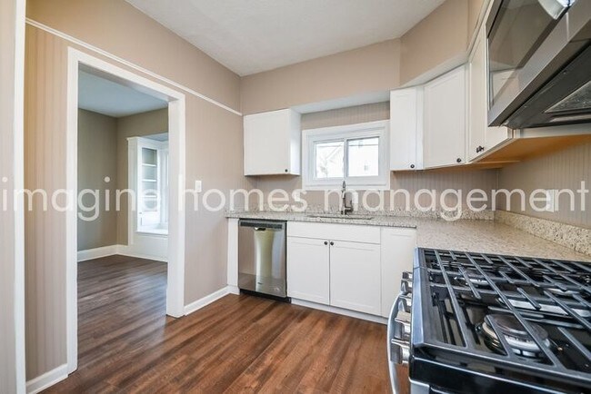 Building Photo - 1568 Olivewood Ave