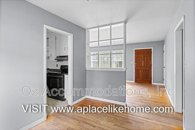 Building Photo - 8810 Benson St