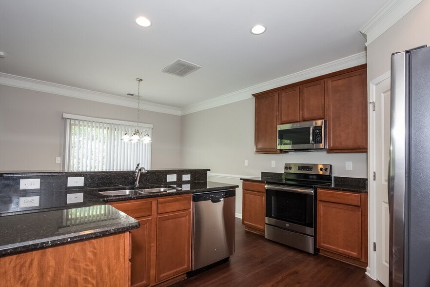 Building Photo - 11723 Sweetbriar Ridge Dr