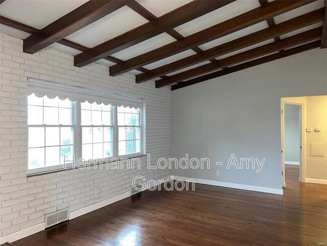 Building Photo - 8113 Parkwood Dr