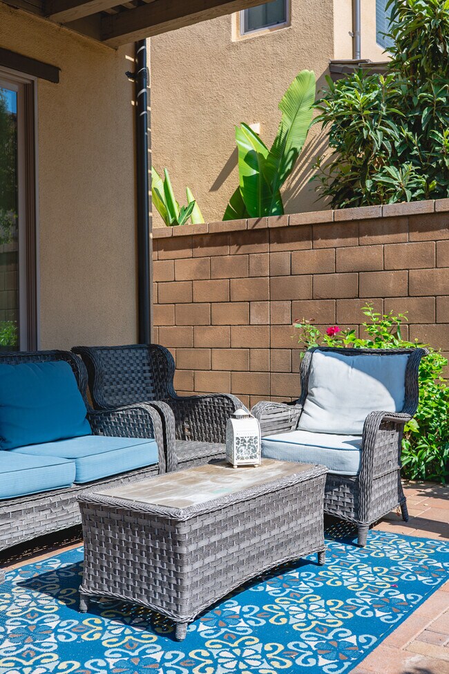 Building Photo - 110 Sugar Cane