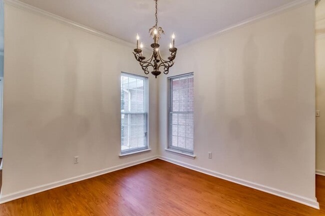 Building Photo - 2142 Fox Ridge Rd