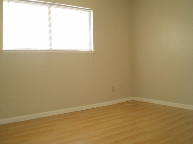 Building Photo - Great 2bd/1bth in Sacramento