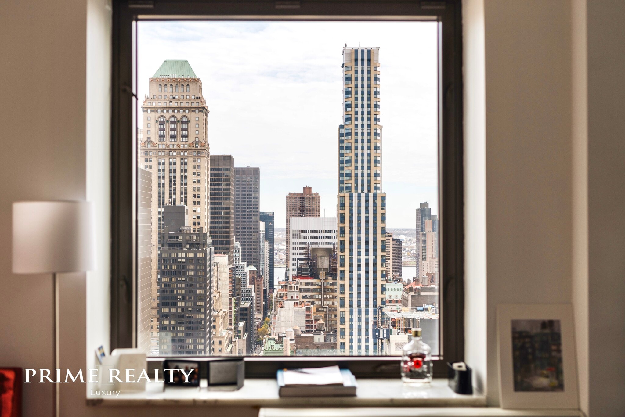 Unique Views from 40th Floor. - 100 W 39th St