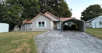 Building Photo - 405 Beardshire St