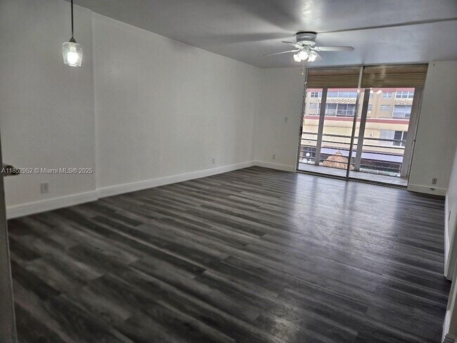 Building Photo - 404 NW 68th Ave