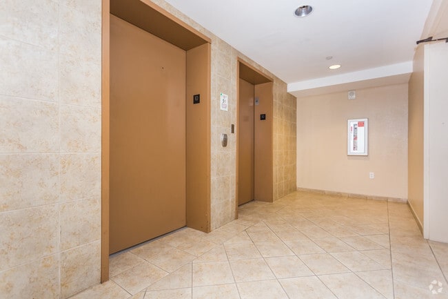 Building Photo - Emerald Terrace