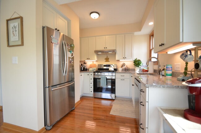 Kitchen (remodeled 2019) - 2631 Bryant Ave So.