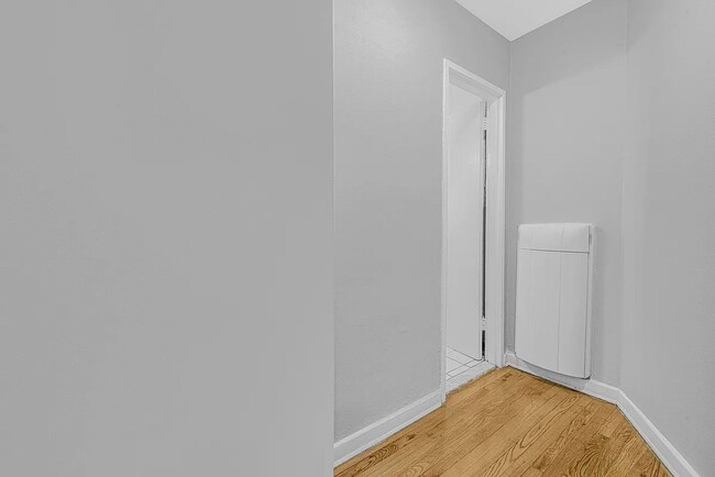 Building Photo - Newly Renovated Studio available